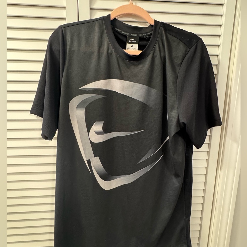 Nike Men's Black Dri-fit with Metallic Silver Design